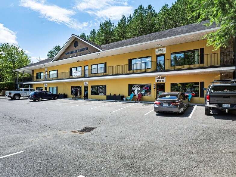 9 Fallen Spruce Dr, Asheville, NC à vendre - Photo de l’immeuble – Image 3 sur 17