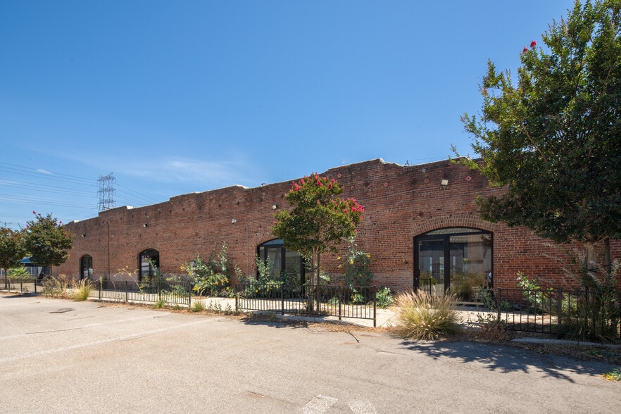 2159 Bay St, Los Angeles, CA à vendre - Photo de l’immeuble – Image 2 sur 14