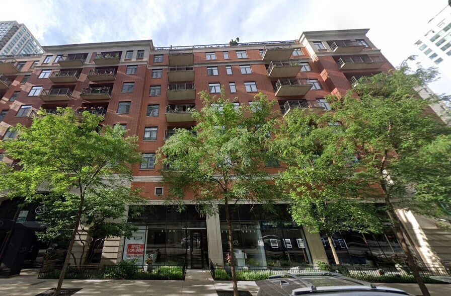 33 W Huron St, Chicago, IL à louer - Photo de l’immeuble – Image 2 sur 15