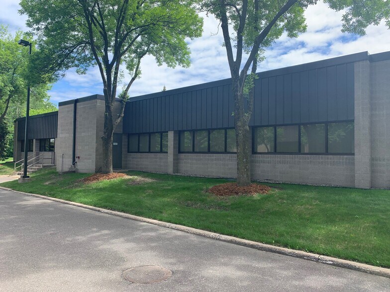 1545 Livingston Ave, Saint Paul, MN à louer - Photo de l’immeuble – Image 2 sur 3