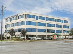 1 Greensboro Dr, Toronto, ON à louer Photo de l’immeuble– Image 1 sur 3