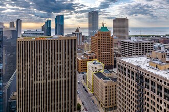 225 E Mason St, Milwaukee, WI - VUE AÉRIENNE vue de carte - Image1