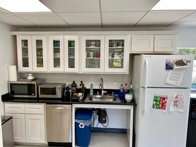 2181 Park Blvd, Palo Alto, CA à louer - Photo de l’immeuble – Image 3 sur 40