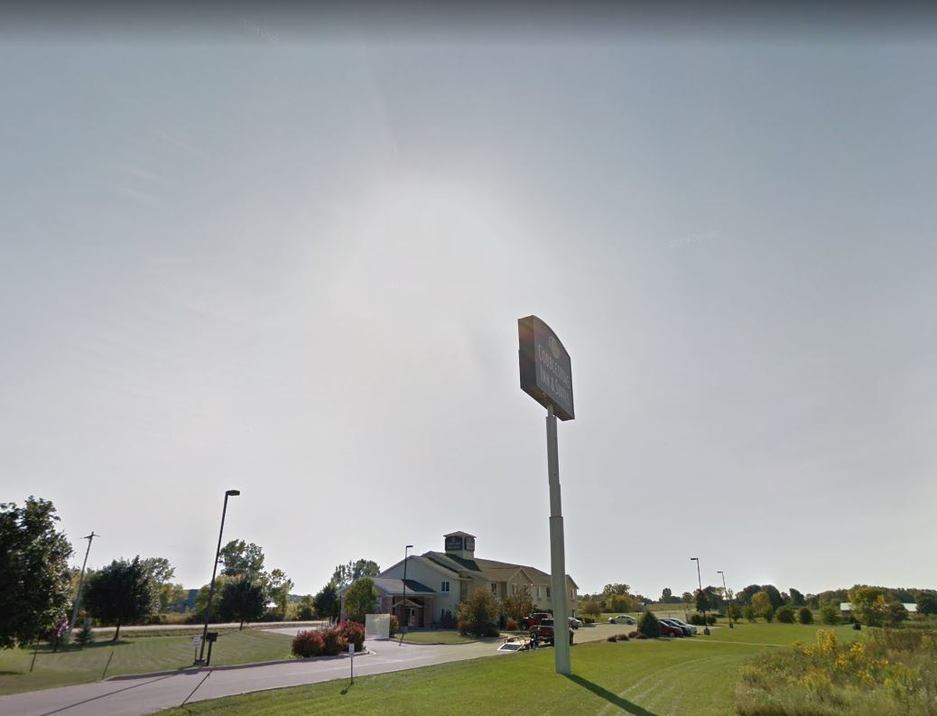 1515 Planeview Dr, Oshkosh, WI à vendre Photo principale– Image 1 sur 44