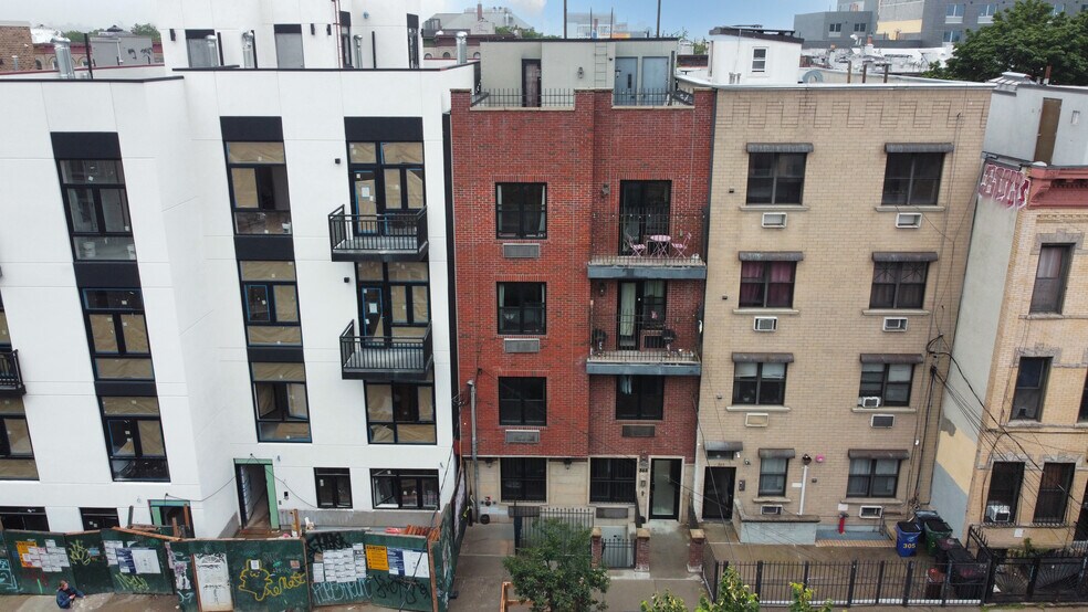 BANK-OWNED - NORTH BROOKLYN PORTFOLIO portefeuille de 5 biens à vendre sur LoopNet.fr - Photo de l’immeuble – Image 3 sur 6