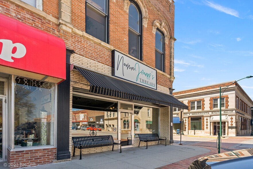 124 N 1st Ave, Winterset, IA à louer - Photo de l’immeuble – Image 3 sur 30