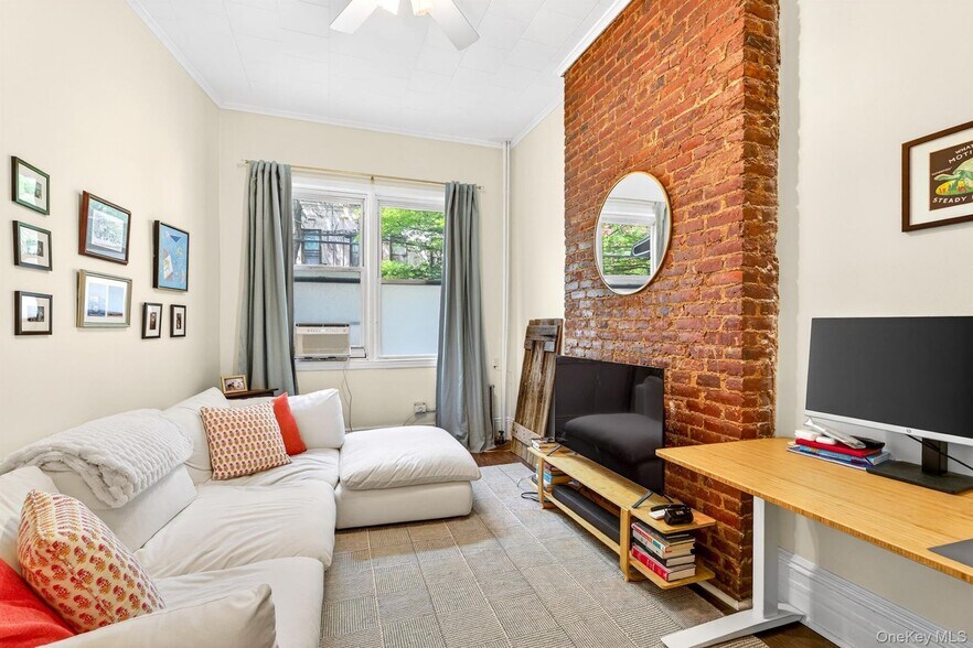 34 Sutton St, Brooklyn, NY à vendre - Photo intérieure – Image 3 sur 40