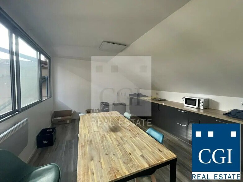 Local d’activités dans SAINT-MARTIN-D'HERES à louer - Photo de l’immeuble – Image 3 sur 4