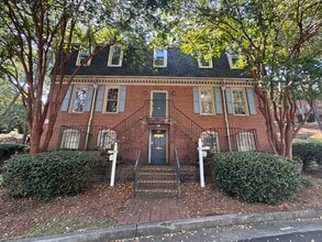 2900-12 Chamblee Tucker Rd, Chamblee, GA à louer Photo de l’immeuble– Image 1 sur 14