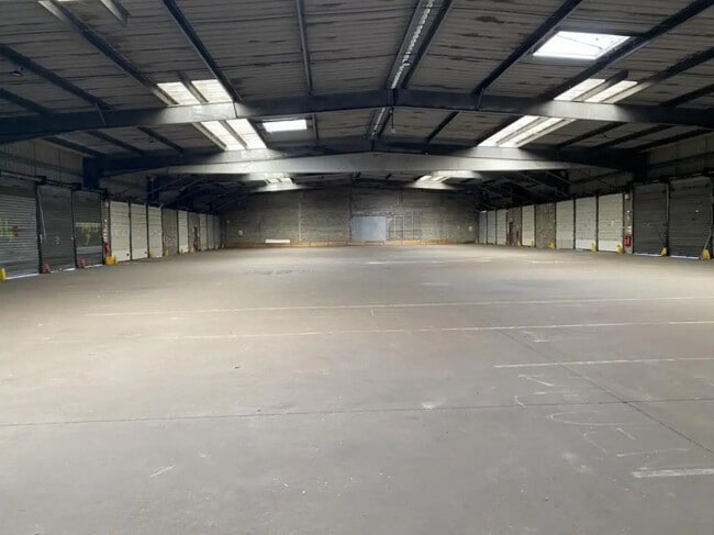 Plus de détails pour Industriel/Logistique à louer