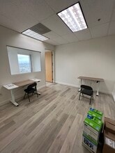 21671 Gateway Center Dr, Diamond Bar, CA à louer Photo intérieure– Image 1 sur 8