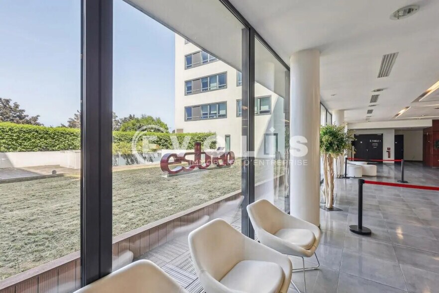Bureau dans Rosny-sous-Bois à louer - Photo de l’immeuble – Image 3 sur 14