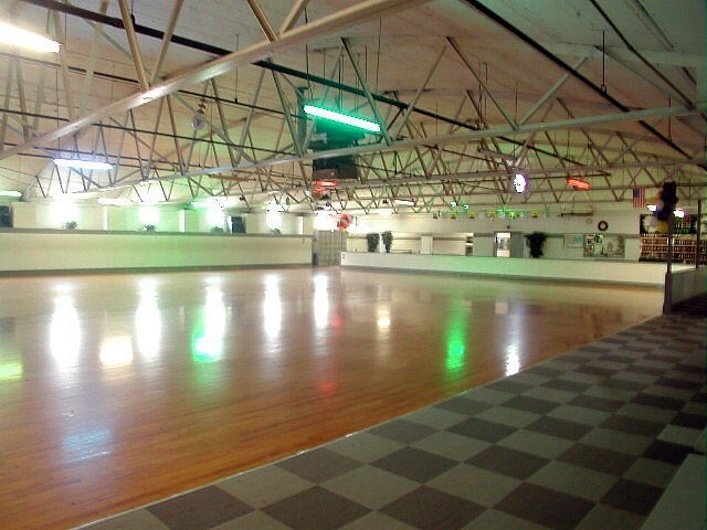 19750 Sumpter Rd, Belleville, MI à vendre - Photo intérieure – Image 2 sur 9