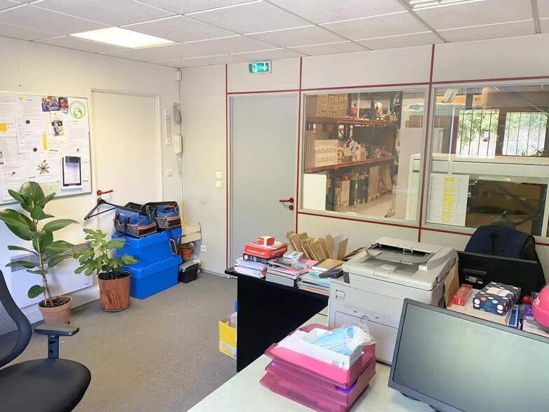 Bureau dans Conflans-Sainte-Honorine à louer - Photo de l’immeuble – Image 2 sur 17