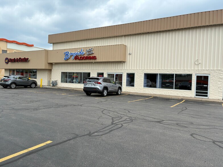 1122-1124 E Ridge Rd, Rochester, NY à louer - Photo de l’immeuble – Image 2 sur 15