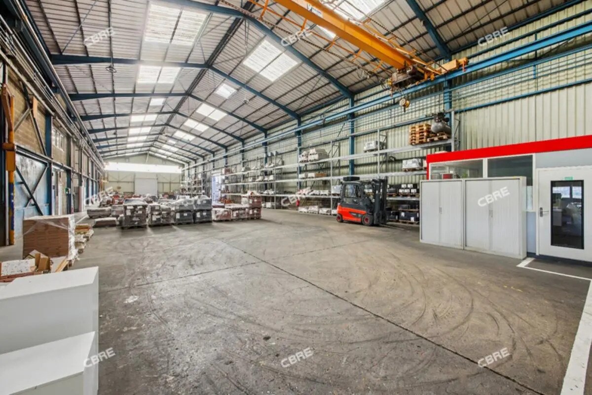Local d’activités dans Marolles-en-Hurepoix à louer Photo de l’immeuble– Image 1 sur 8