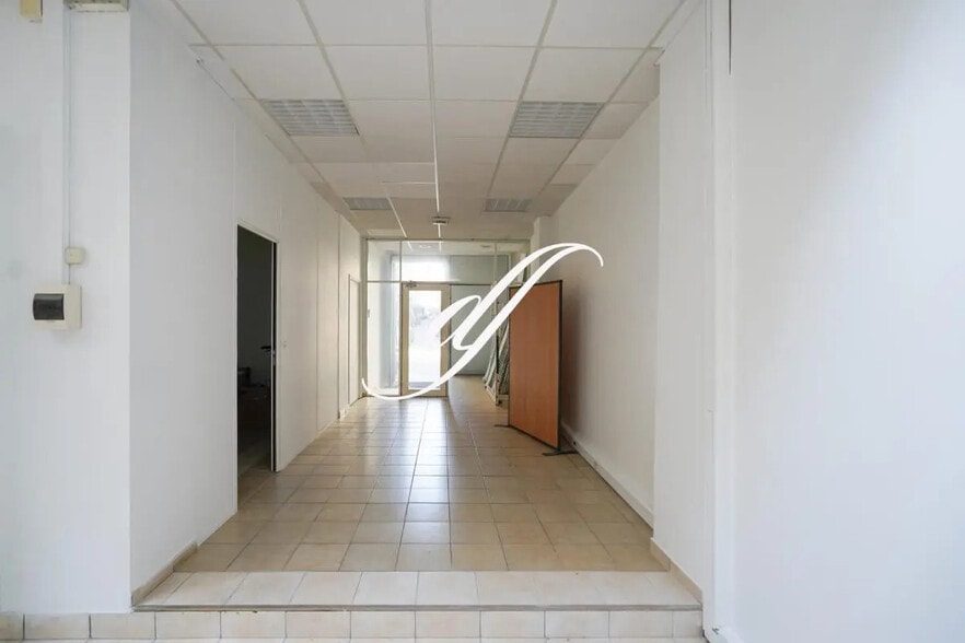 Local commercial dans Paris à vendre - Photo de l’immeuble – Image 3 sur 15