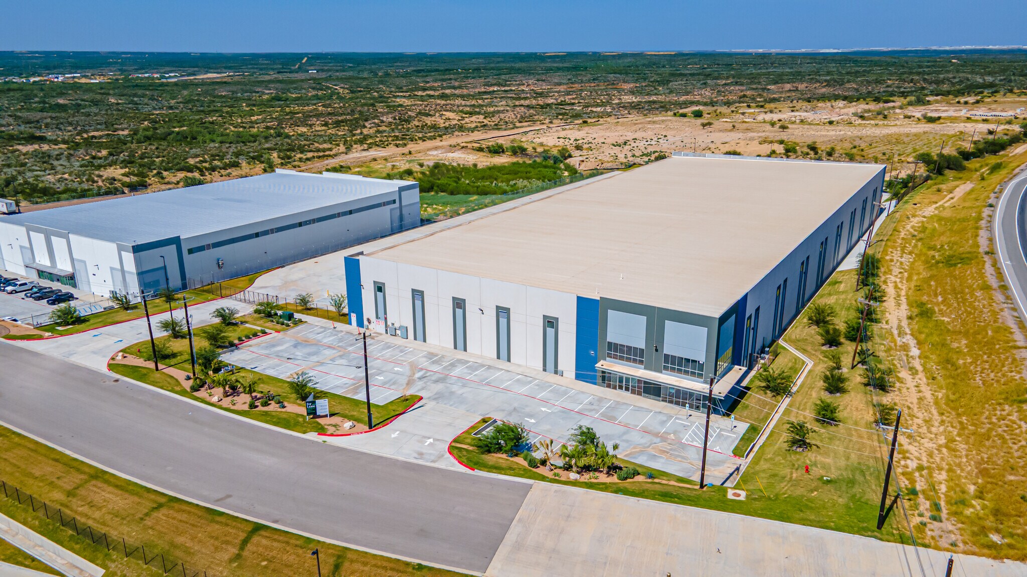 101 Man United St, Laredo, TX à louer Photo de l’immeuble– Image 1 sur 14