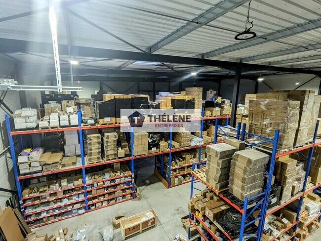 Plus de détails pour Local d'activités à louer