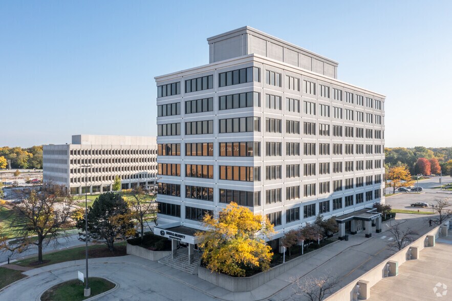 2-564 Oakbrook Ctr, Oak Brook, IL à louer - Photo de l’immeuble – Image 3 sur 9