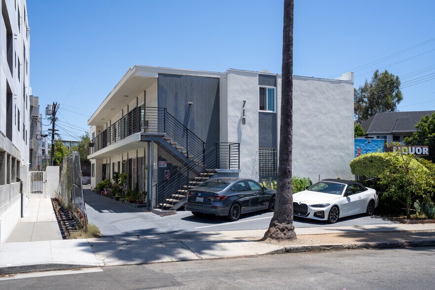 710 N Hudson Ave, Los Angeles, CA à vendre - Photo principale – Image 1 sur 14