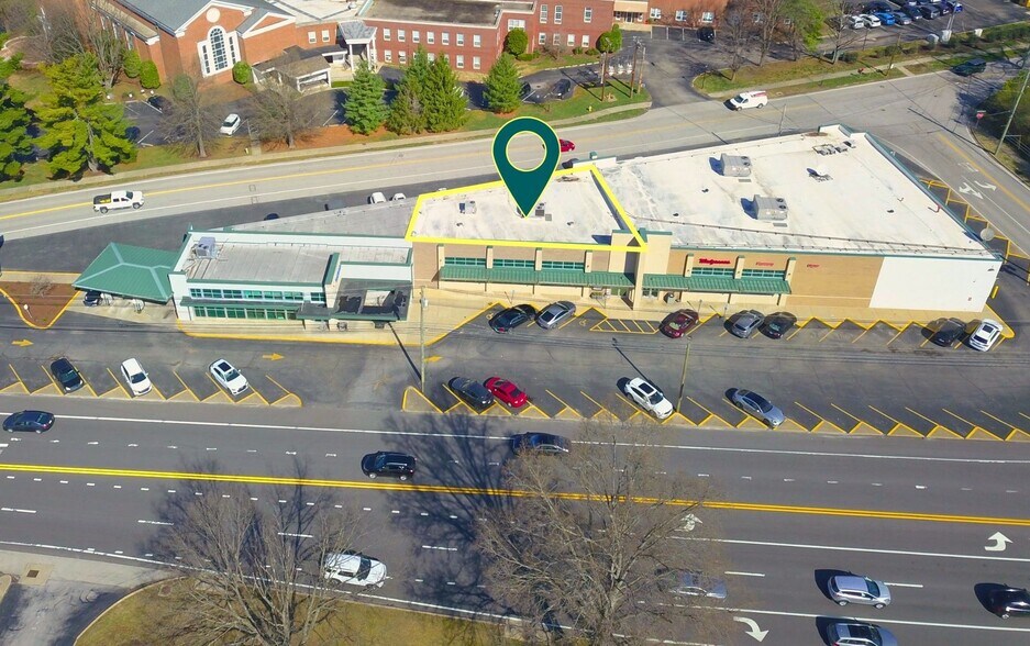 3801-3805 Brownsboro Rd, Louisville, KY à louer - Photo de l’immeuble – Image 1 sur 8