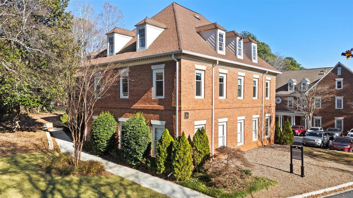 6111 Peachtree Dunwoody Rd NE, Atlanta, GA à vendre Photo de l’immeuble– Image 1 sur 17