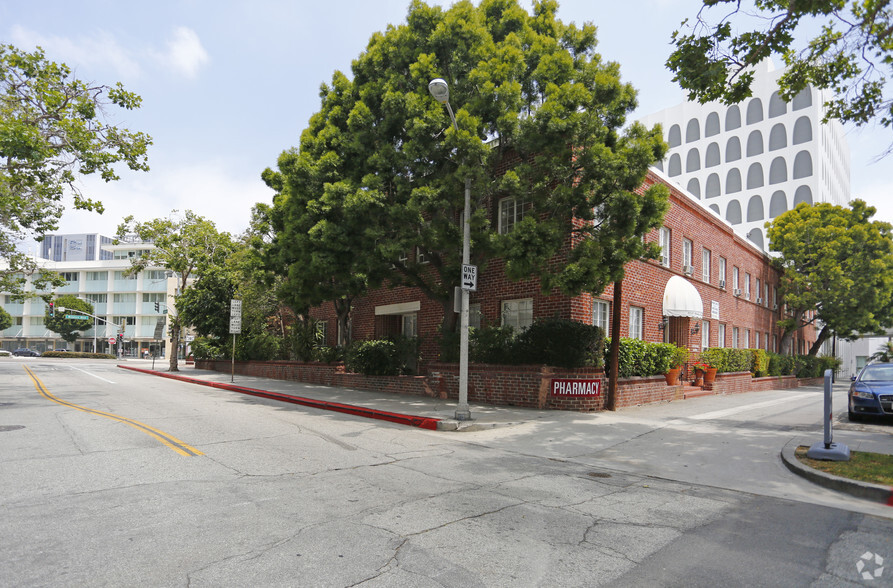 9730-9732 Wilshire Blvd, Beverly Hills, CA à louer - Photo de l’immeuble – Image 2 sur 44