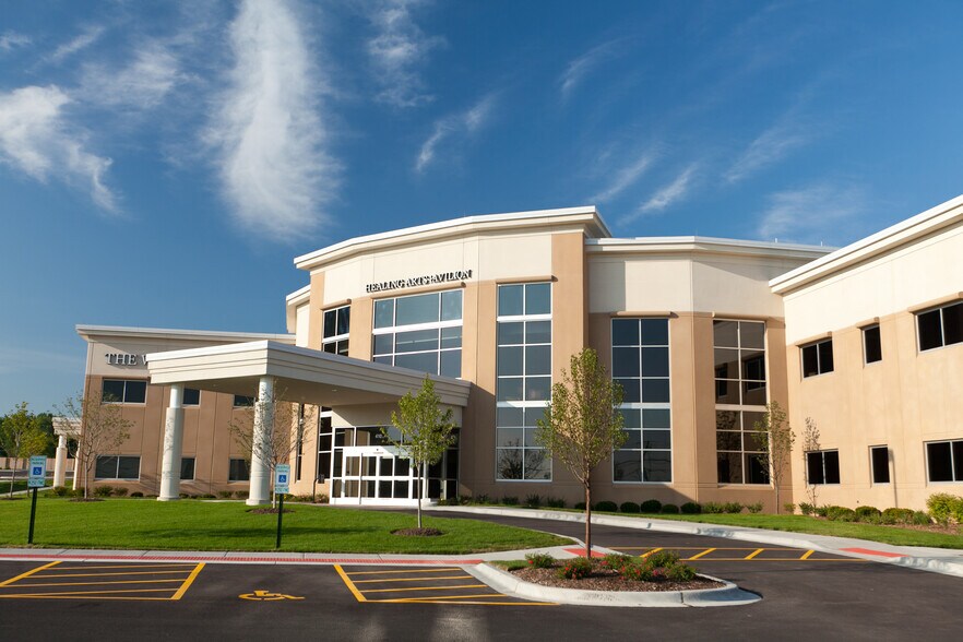 410 E Lincoln Hwy, New Lenox, IL à louer - Photo de l’immeuble – Image 1 sur 2