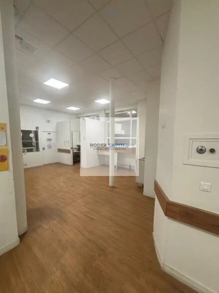 Local commercial dans Paris à louer - Photo de l’immeuble – Image 2 sur 9
