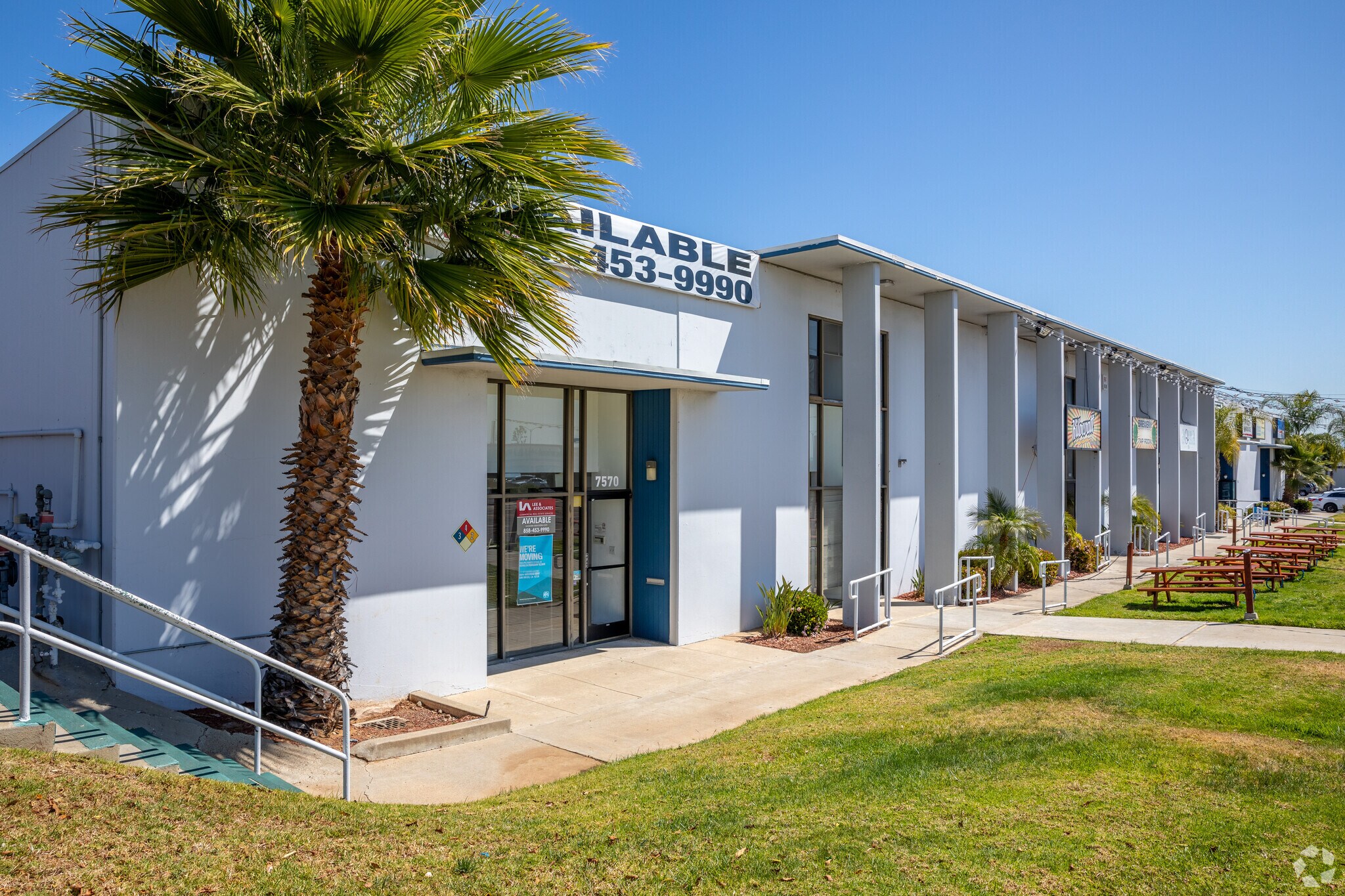 7560-7590 Clairemont Mesa Blvd, San Diego, CA à louer Photo de l’immeuble– Image 1 sur 7