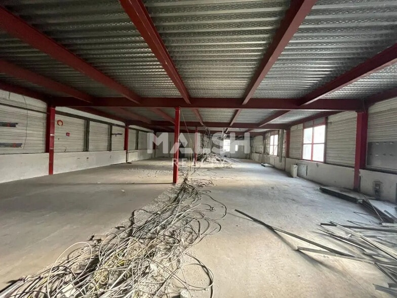 Local d’activités dans Fontaines-Saint-Martin à louer - Photo intérieure – Image 3 sur 7