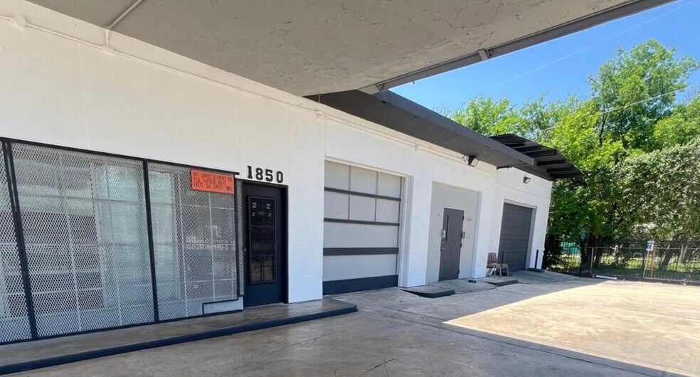 1850 E Houston St, San Antonio, TX à louer - Photo de l’immeuble – Image 3 sur 10