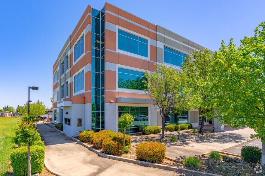 855 Harter Pky, Yuba City, CA à louer - Photo de l’immeuble – Image 3 sur 13