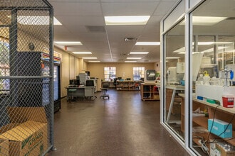 1070-1072 E Brandon Blvd, Brandon, FL à louer Photo intérieure– Image 2 sur 8