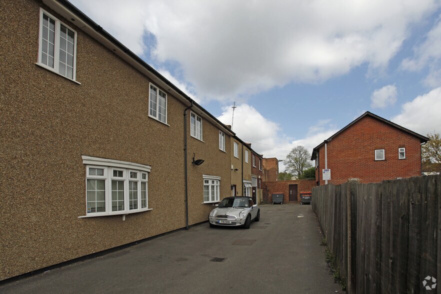 5 Castle Mews, Londres à louer - Photo de l’immeuble – Image 2 sur 2