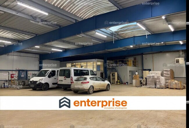 Plus de détails pour Local d'activités à louer