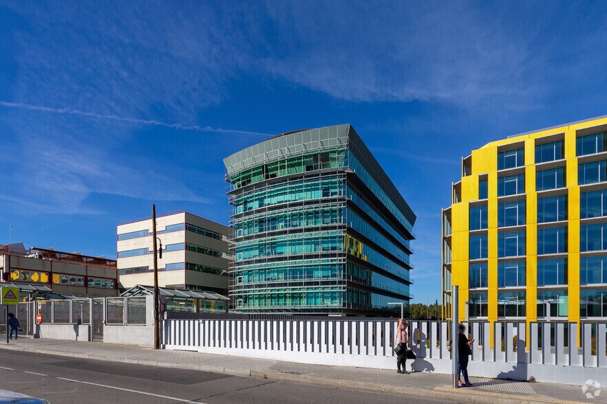 Calle Josefa Valcárcel, 40, Madrid, Madrid à louer - Photo de l’immeuble – Image 3 sur 4