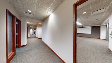 120 E Clark St, Freeport, IL à louer Numérisation 3D Matterport– Image 1 sur 4