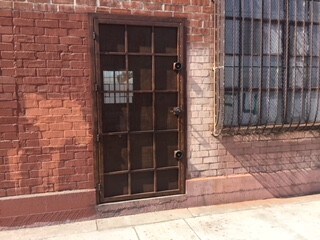 2001 W Gage Ave, Los Angeles, CA à louer - Photo de l’immeuble – Image 2 sur 6