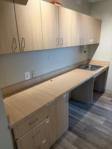 912 Thayer Ave, Silver Spring, MD à louer - Photo de l’immeuble – Image 3 sur 6