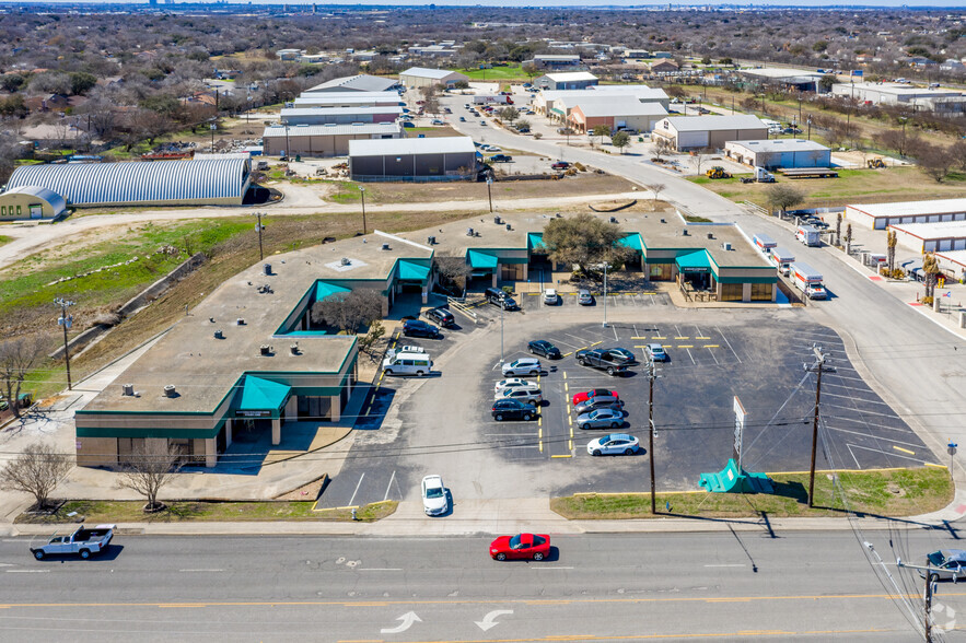 13777 Judson Rd, San Antonio, TX à louer - Aérien – Image 2 sur 5