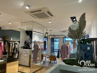 Plus de détails pour Local commercial à louer