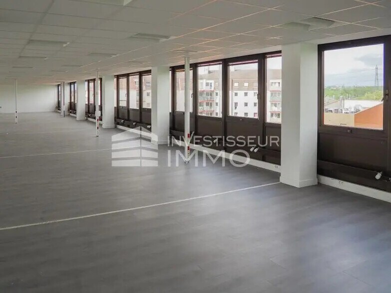 Bureau dans Limeil-Brévannes à louer - Photo de l’immeuble – Image 3 sur 3
