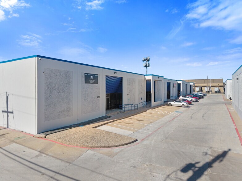 10031 Monroe Dr, Dallas, TX à louer - Photo de l’immeuble – Image 3 sur 14