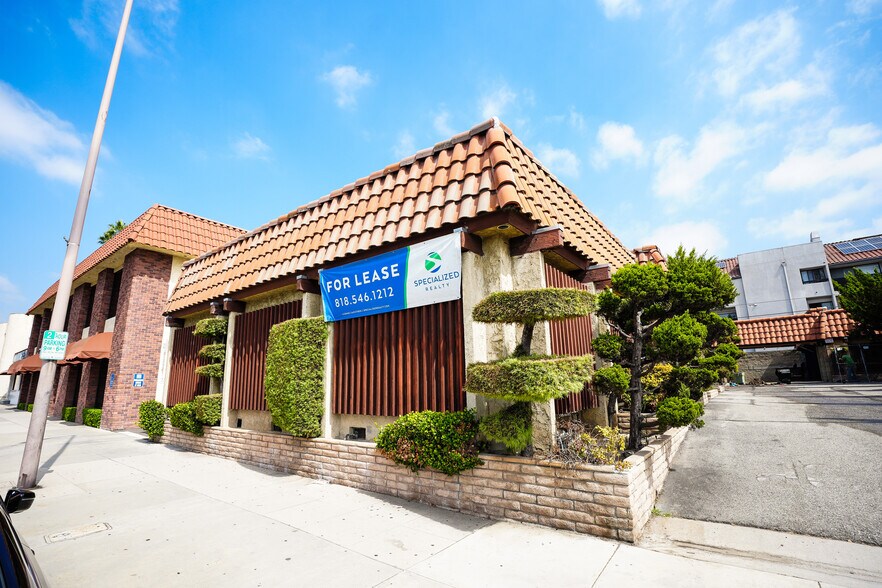 1911 W Glenoaks Blvd, Glendale, CA à louer - Photo de l’immeuble – Image 3 sur 10