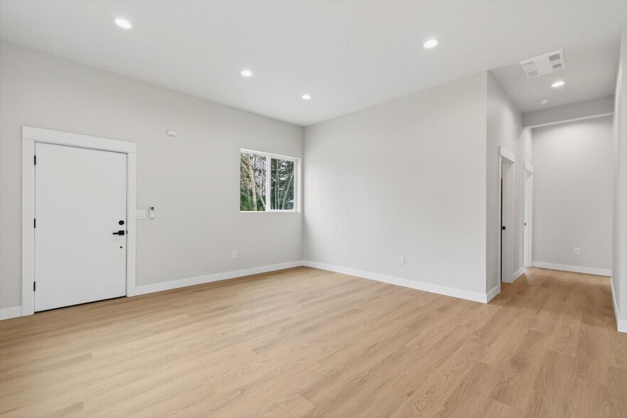 11 Sun Crest Ln, Cathlamet, WA à vendre - Photo de l’immeuble – Image 3 sur 37