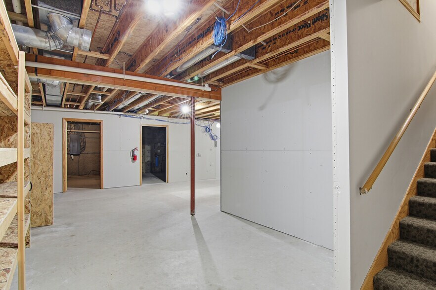 1813 Wilson St, Menomonie, WI à vendre - Photo de l’immeuble – Image 2 sur 38
