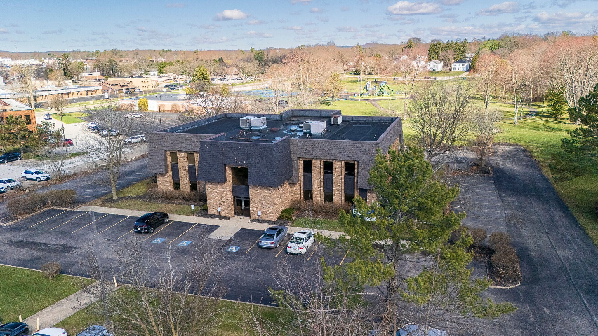 2725 Abington Ct, Akron, OH à louer Photo principale– Image 1 sur 8