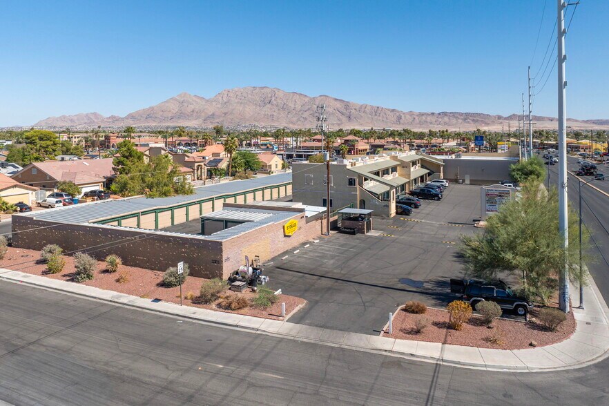 4974 E Sahara Ave, Las Vegas, NV à vendre - Photo de l’immeuble – Image 3 sur 10